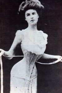 Donna con corsetto, 1900 ca.