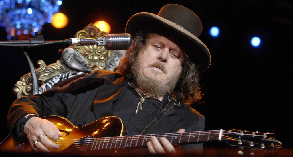 Singer Zucchero from Italy performs during the Moon and Stars music festival in Locarno, Switzerland, Monday, July 9, 2007.  (AP Photo/Keystone/Ti-Press, Samuel Golay)